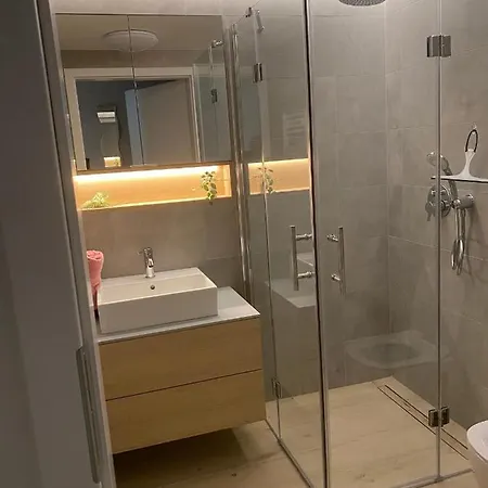 Ive4hil/on Pinea Apartman *